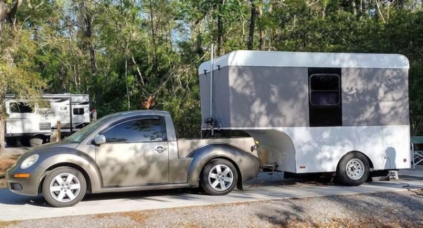 Същата компания Smyth Performance от град Роуд Айлънд в САЩ преработва Volkswagen Beetle в товарен. Собственикът на колата Пол Маккормик обаче решава да не спира дотук и го превръща в един вид кемпер, като самостоятелно прави ремарке с една ос.